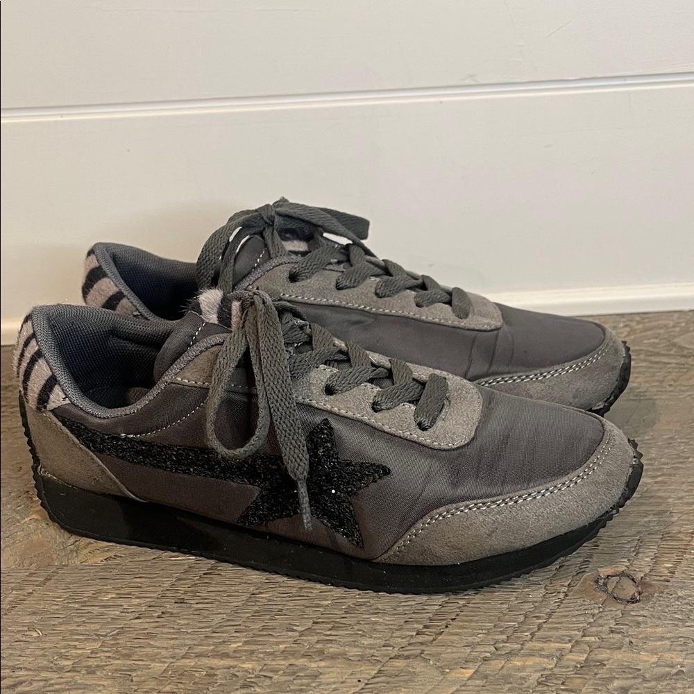 Very G Vintage Gray Star Sneakers - Size 6.5 - Picture 6 of 8